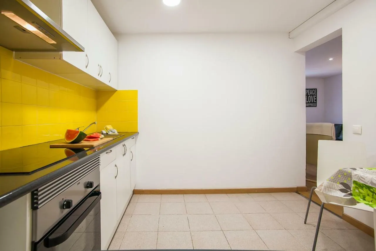 Bbarcelona Family Flat Daire  Barselona